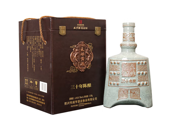 江门咸亨酒店太雕黄酒回收太雕三十年陈酿绍兴黄酒1.5kg礼盒装行情价格
